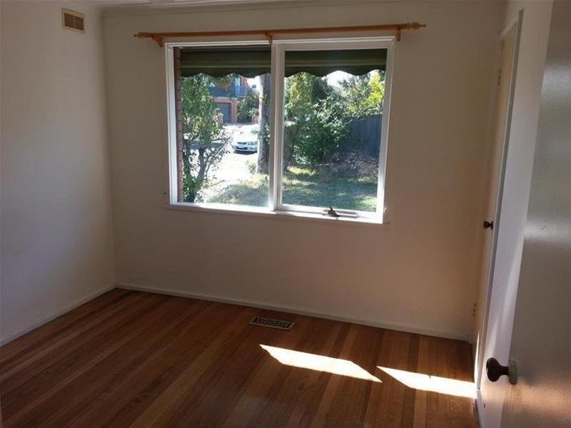 8 Clifton Way, Endeavour Hills VIC 3802