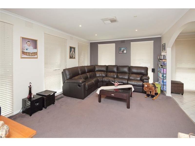 2 Nimbin Court, Noble Park North VIC 3174