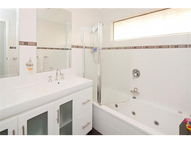 2 Nimbin Court, Noble Park North VIC 3174