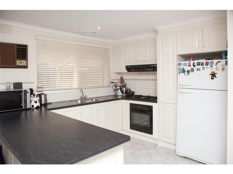 2 Nimbin Court, Noble Park North VIC 3174