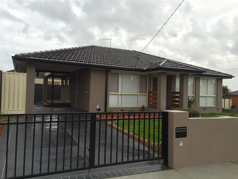 1/3 Shalimar Crescent, Dandenong North VIC 3175