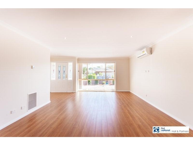 1/3 Shalimar Crescent, Dandenong North VIC 3175