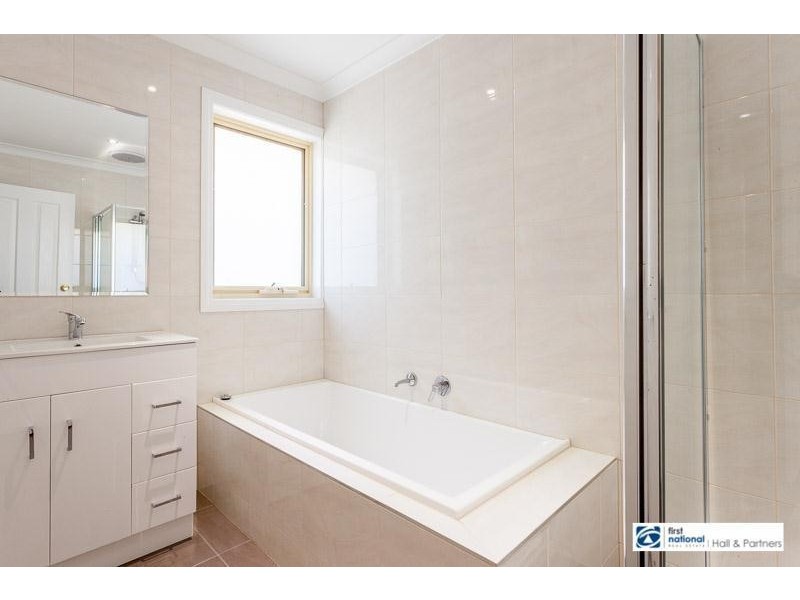 1/3 Shalimar Crescent, Dandenong North VIC 3175