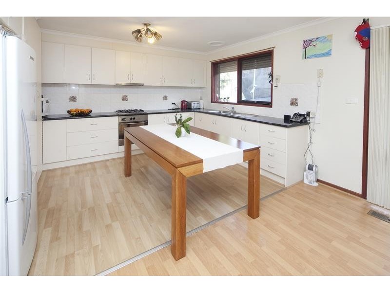 4 Headingly Court, Endeavour Hills VIC 3802