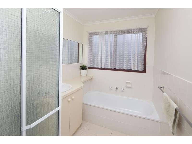4 Headingly Court, Endeavour Hills VIC 3802