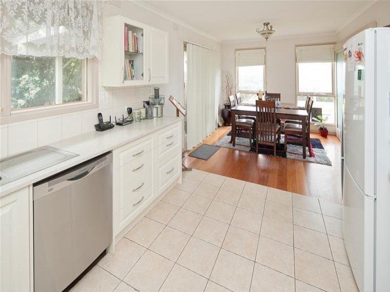 44 Outlook Drive, Dandenong North VIC 3175