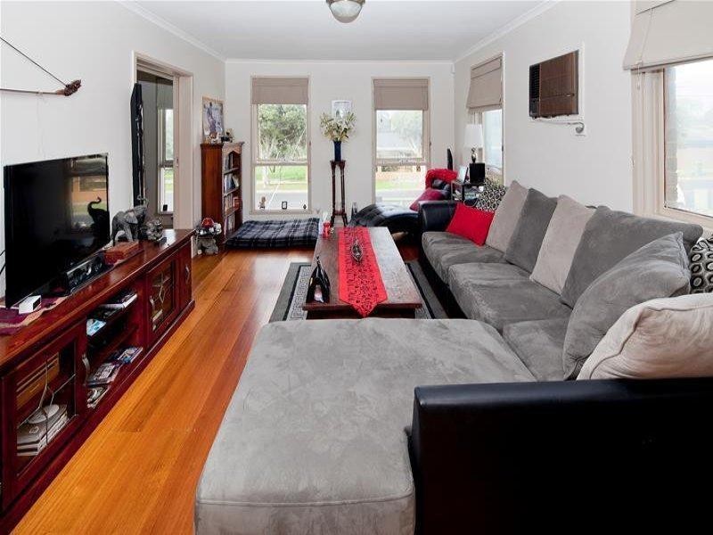 44 Outlook Drive, Dandenong North VIC 3175