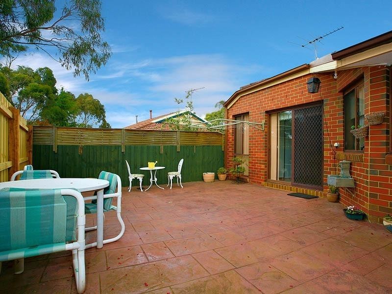 4a Melaleuca Drive, Berwick VIC 3806