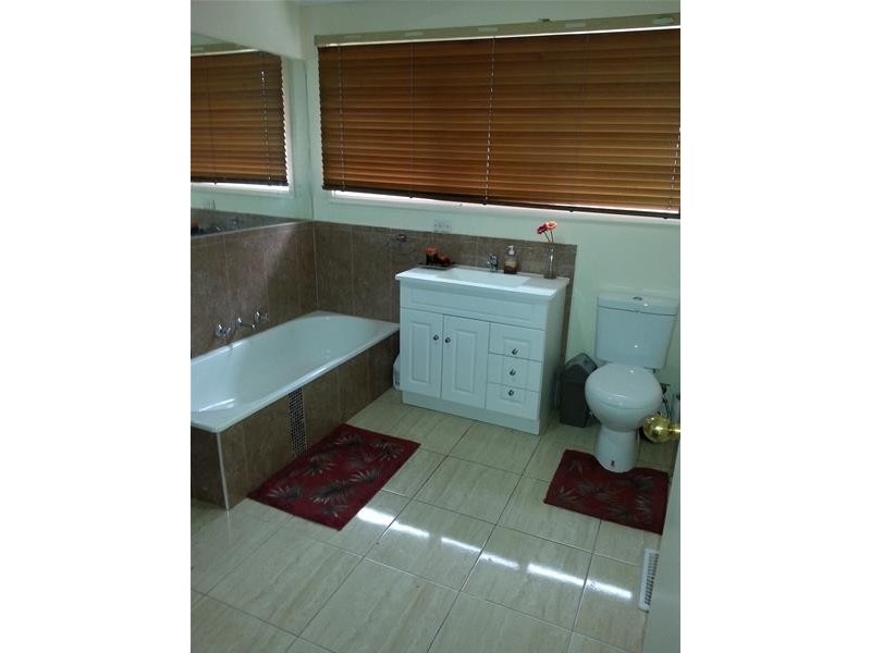 31 William Perry Close, Endeavour Hills VIC 3802