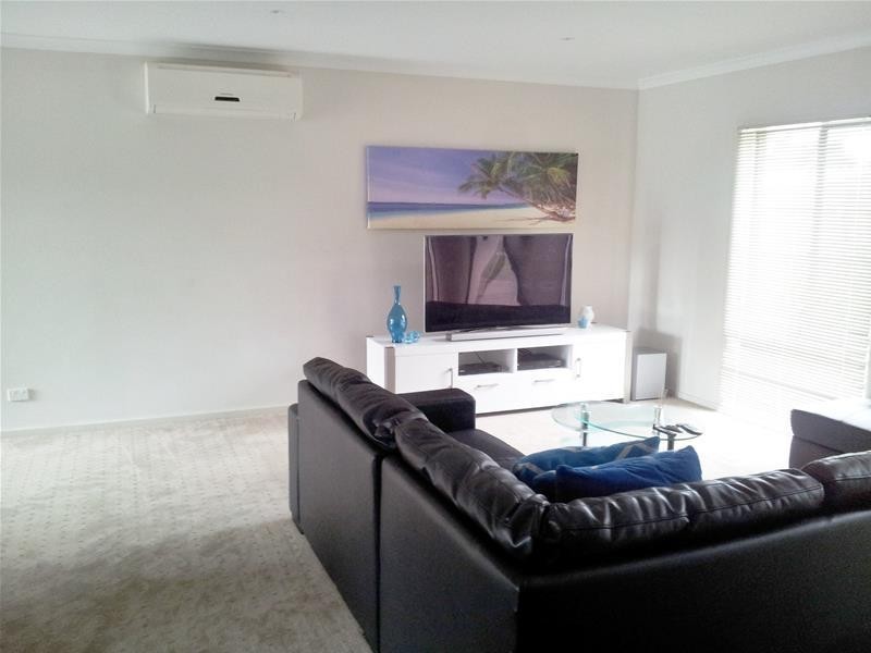 2/10 Loraine Court, Pakenham VIC 3810