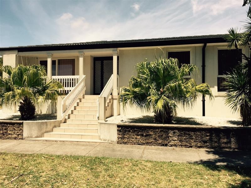 2 Mahon Crescent, Narre Warren VIC 3805