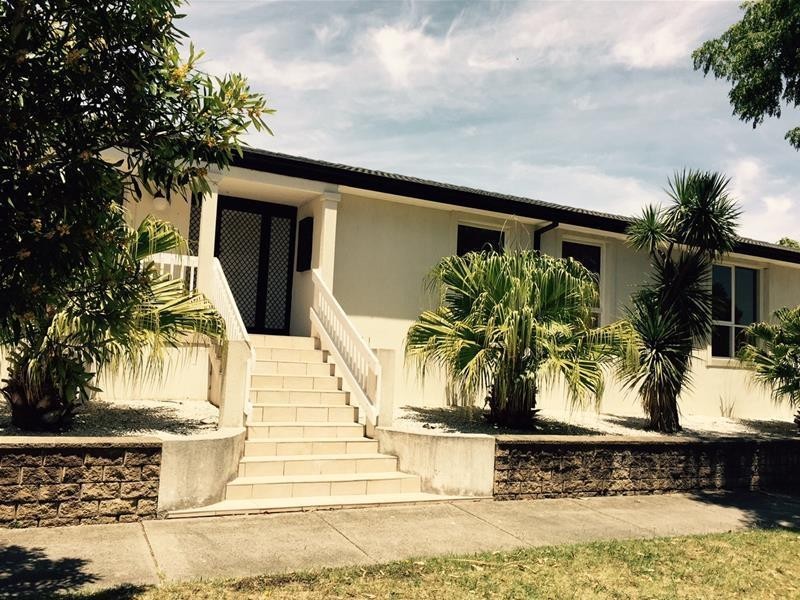 2 Mahon Crescent, Narre Warren VIC 3805