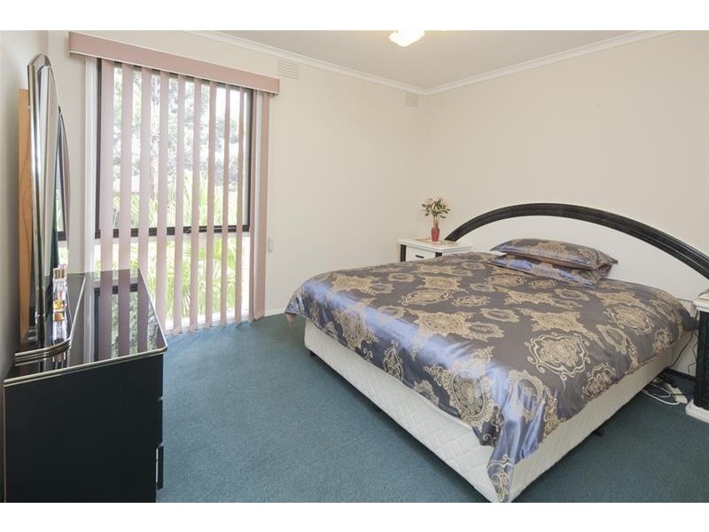 2 Mahon Crescent, Narre Warren VIC 3805