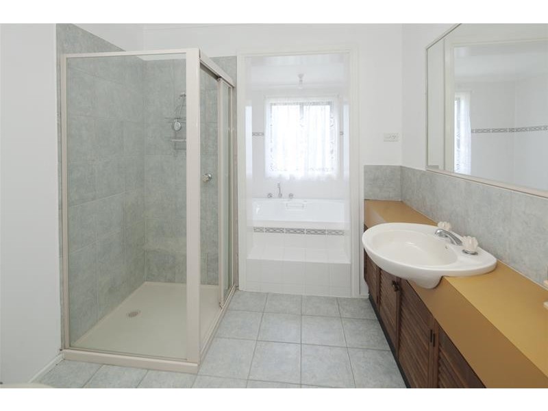 2 Mahon Crescent, Narre Warren VIC 3805