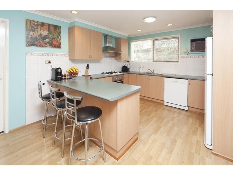 2 Mahon Crescent, Narre Warren VIC 3805