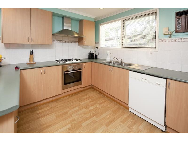 2 Mahon Crescent, Narre Warren VIC 3805