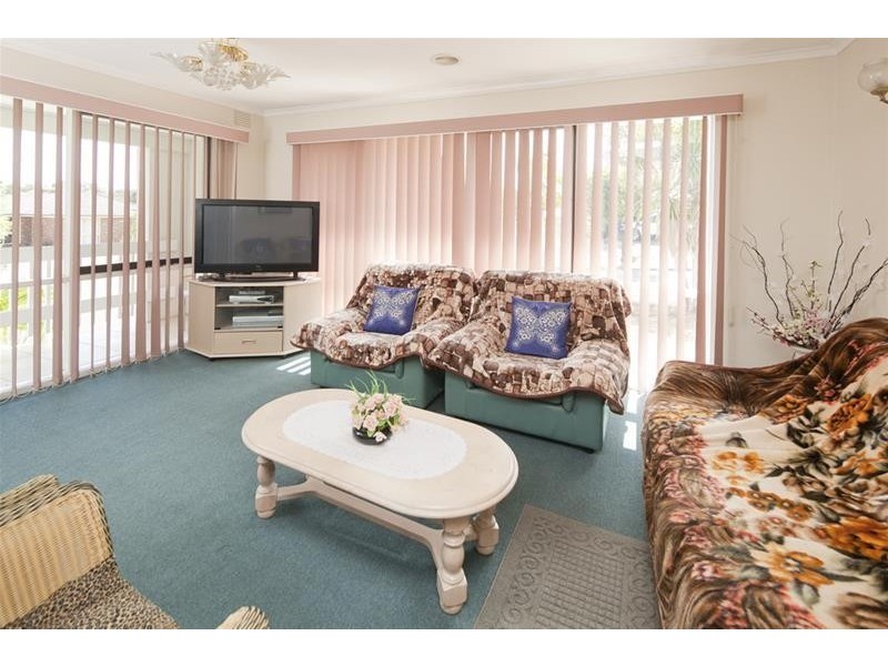 2 Mahon Crescent, Narre Warren VIC 3805