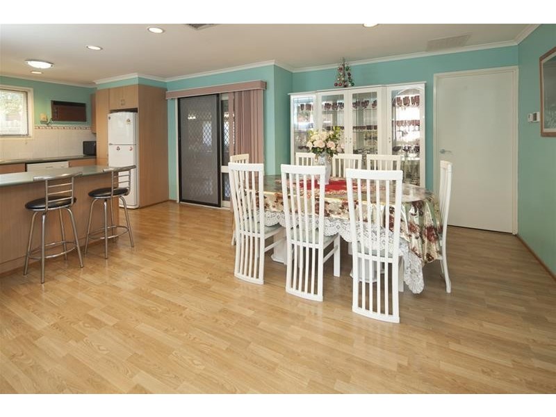 2 Mahon Crescent, Narre Warren VIC 3805