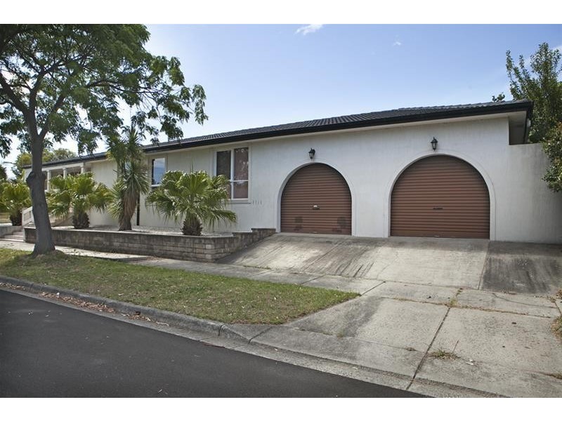 2 Mahon Crescent, Narre Warren VIC 3805