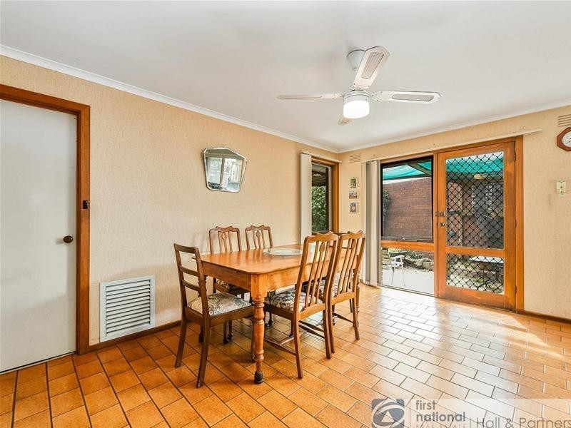 73 Sydney Parkinson Avenue, Endeavour Hills VIC 3802
