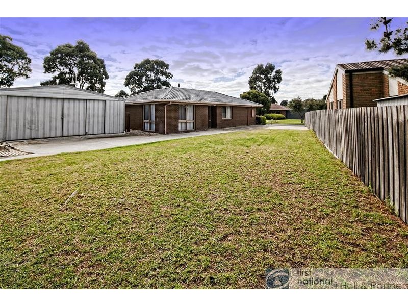 17 Narellan Drive, Hampton Park VIC 3976