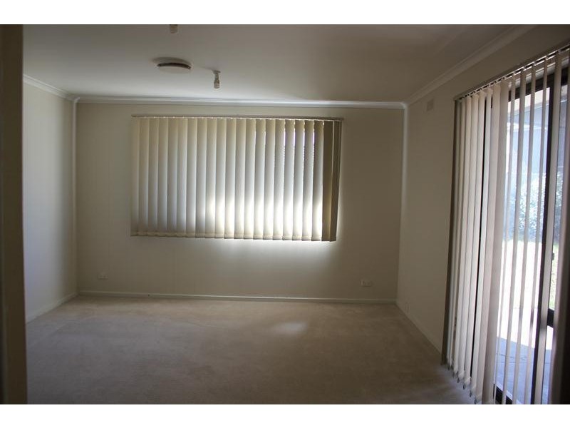 52 John Fawkner Drive, Endeavour Hills VIC 3802