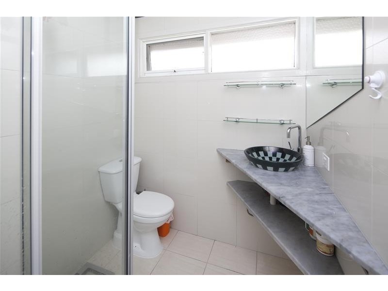 17 Shalimar Crescent, Dandenong North VIC 3175