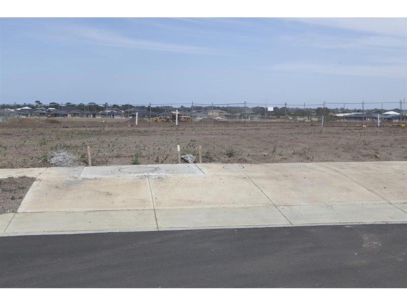 1324 Goodenia  Loop, Cranbourne West VIC 3977