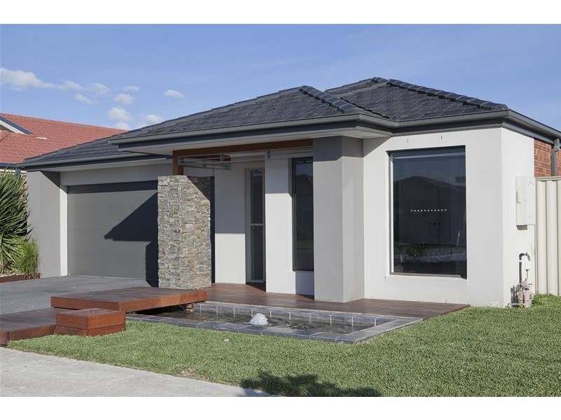 6 Serenity Street, Pakenham VIC 3810