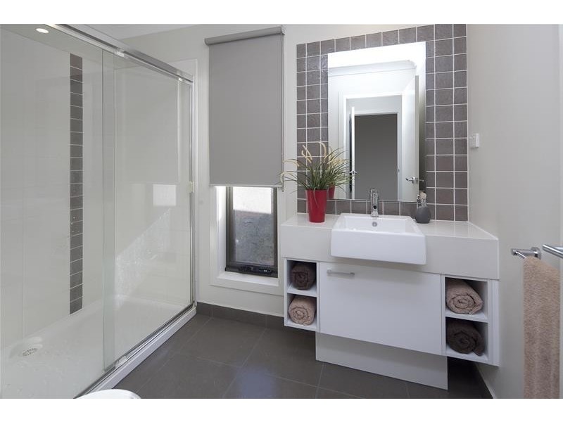 6 Serenity Street, Pakenham VIC 3810