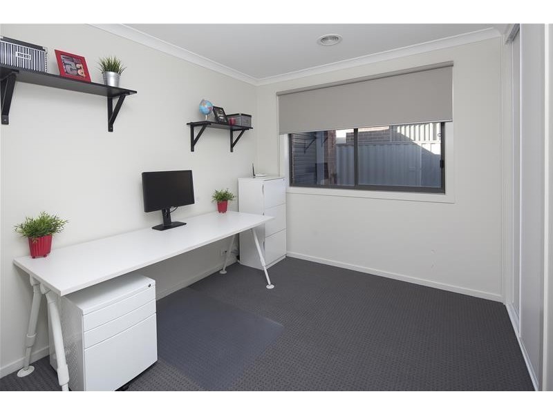 6 Serenity Street, Pakenham VIC 3810