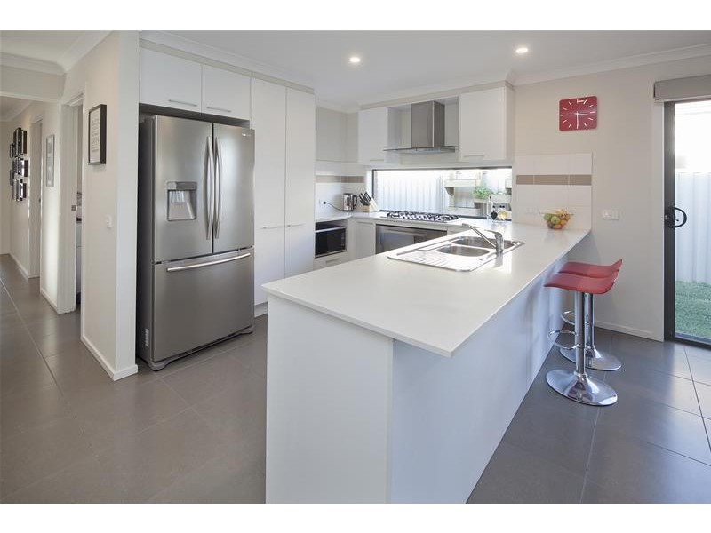 6 Serenity Street, Pakenham VIC 3810