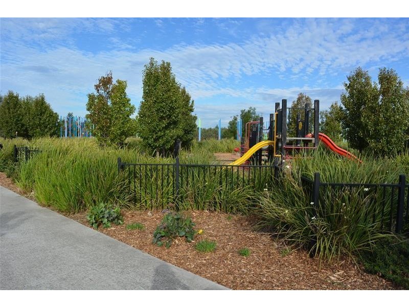 6 Serenity Street, Pakenham VIC 3810