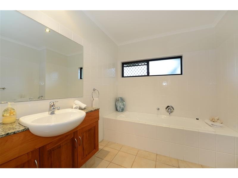 47 Cedar Road, Palm Cove QLD 4879