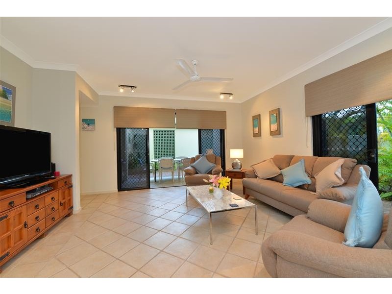 47 Cedar Road, Palm Cove QLD 4879