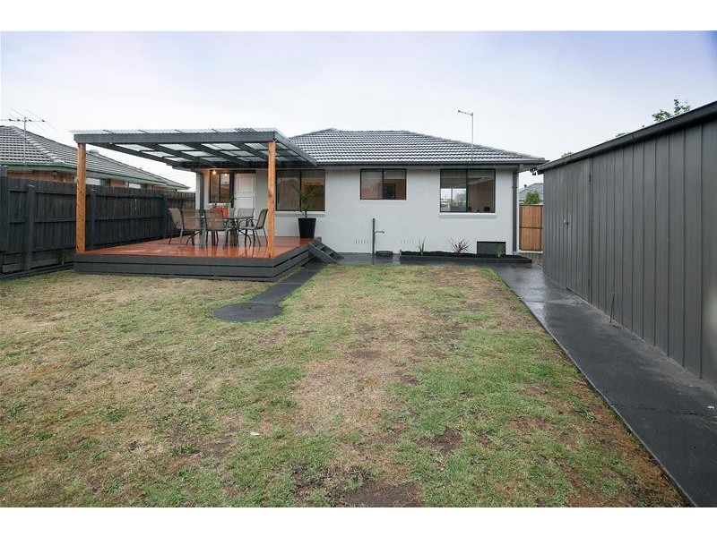 1 Gladesville Court, Dandenong North VIC 3175