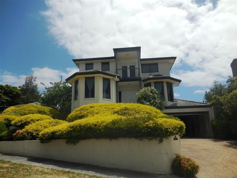 49 John Edgecumbe Way, Endeavour Hills VIC 3802