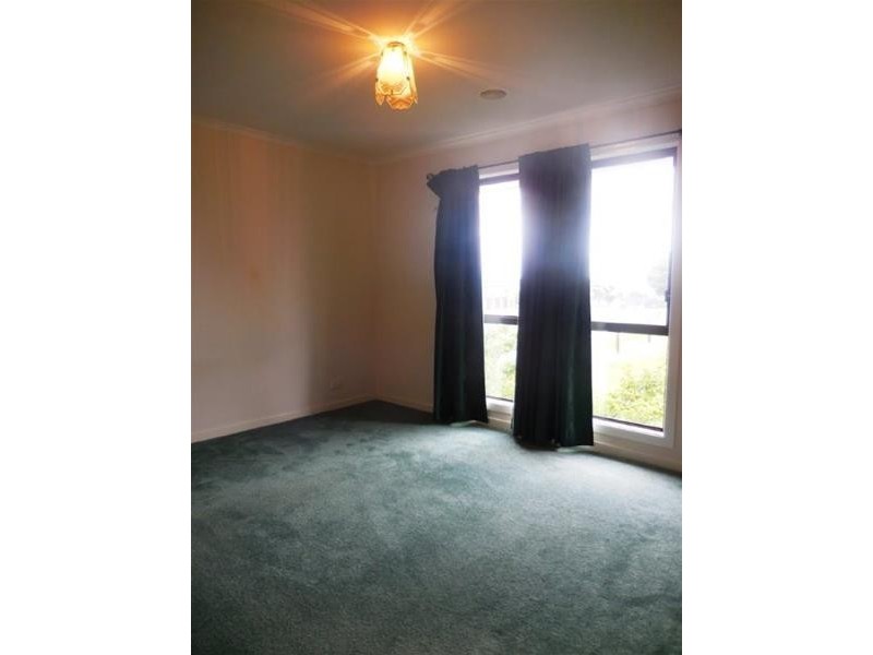 49 John Edgecumbe Way, Endeavour Hills VIC 3802