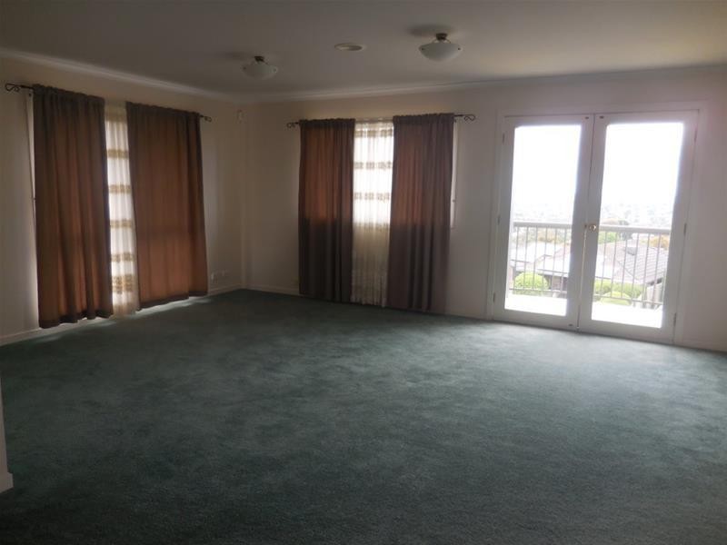 49 John Edgecumbe Way, Endeavour Hills VIC 3802