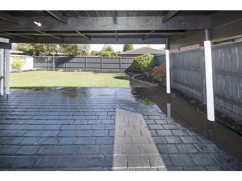 13 Burchall Crescent, Rowville VIC 3178