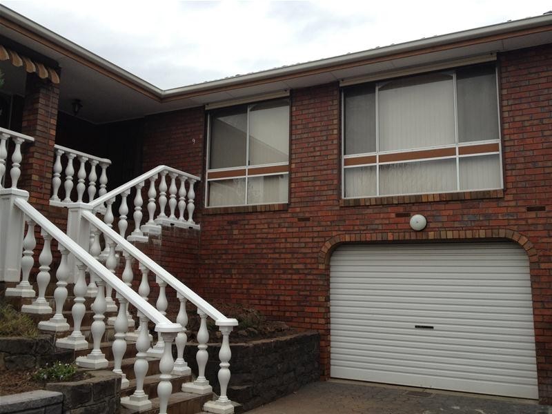 9 Tench Rise, Endeavour Hills VIC 3802