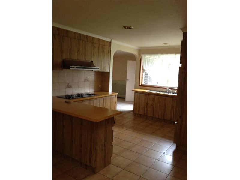 9 Tench Rise, Endeavour Hills VIC 3802