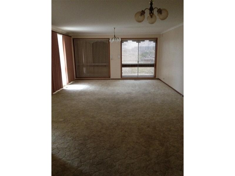 9 Tench Rise, Endeavour Hills VIC 3802