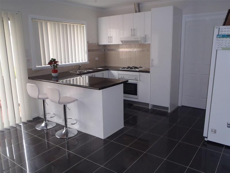 2/7 Almond Drive, Doveton VIC 3177