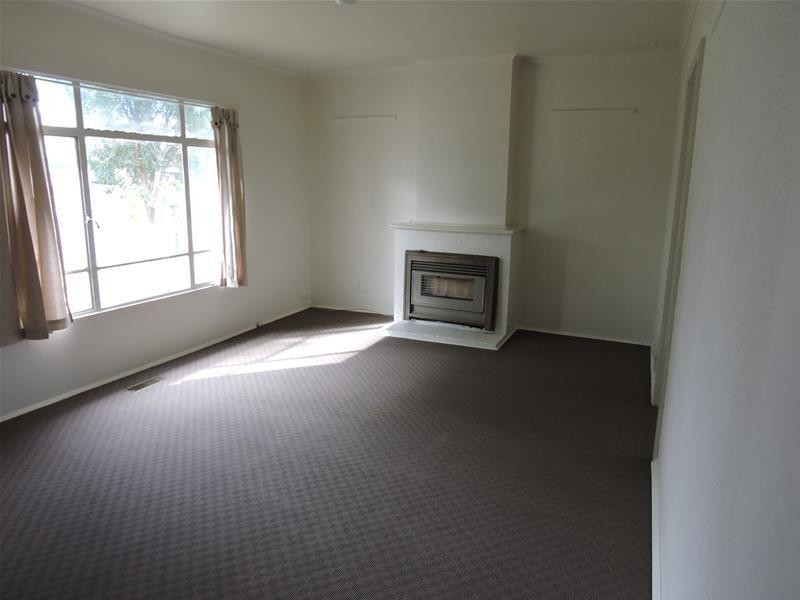 27 Kanooka Grove, Doveton VIC 3177