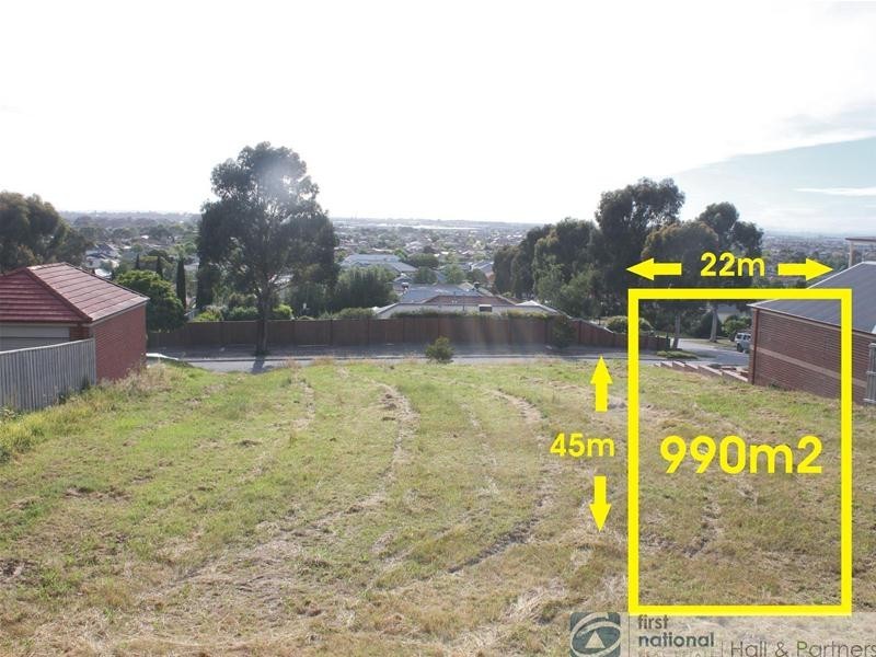 22 Pioneers Crescent, Pakenham VIC 3810