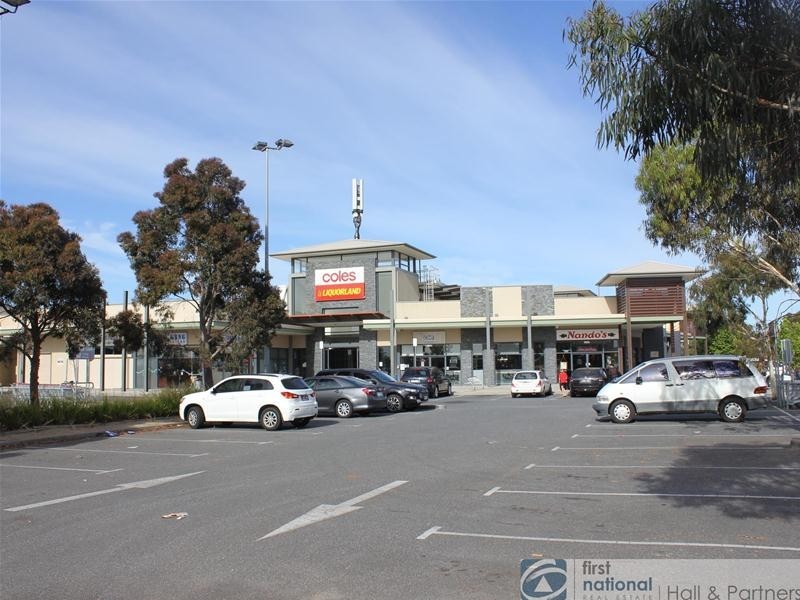 22 Pioneers Crescent, Pakenham VIC 3810