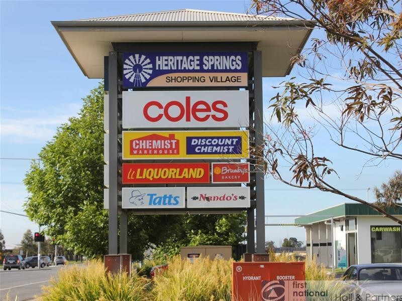 22 Pioneers Crescent, Pakenham VIC 3810