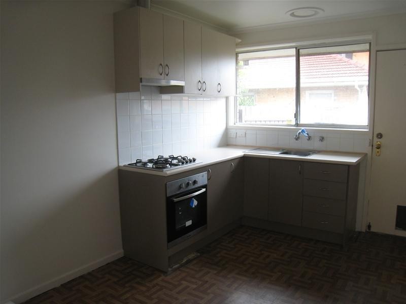 2/12 William Avenue, Dandenong South VIC 3175