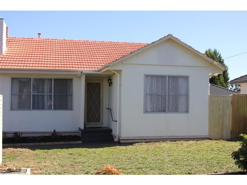 8 Bottlebrush Drive, Doveton VIC 3177